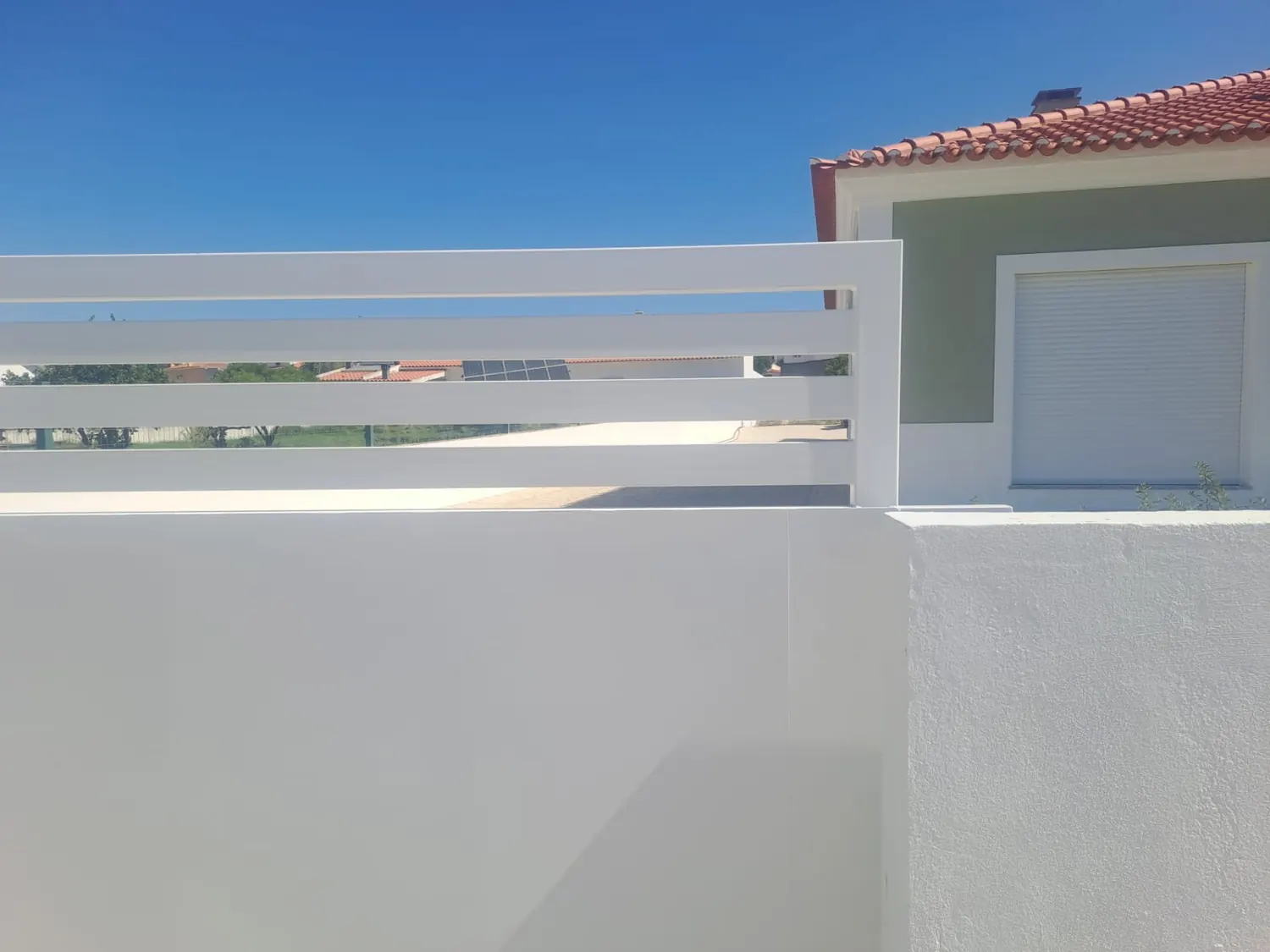Guarda em ripado branco